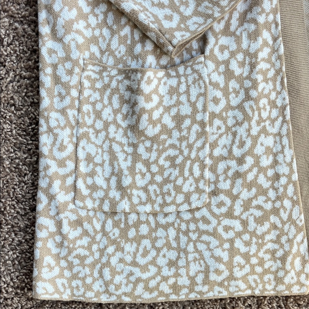 J. Crew Cream and Tan Animal Print Cardigan Size XL - Picture 3 of 5